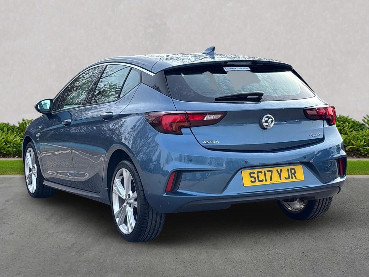 Used Vauxhall Astra 2017 for sale - 78196381: Photo 2