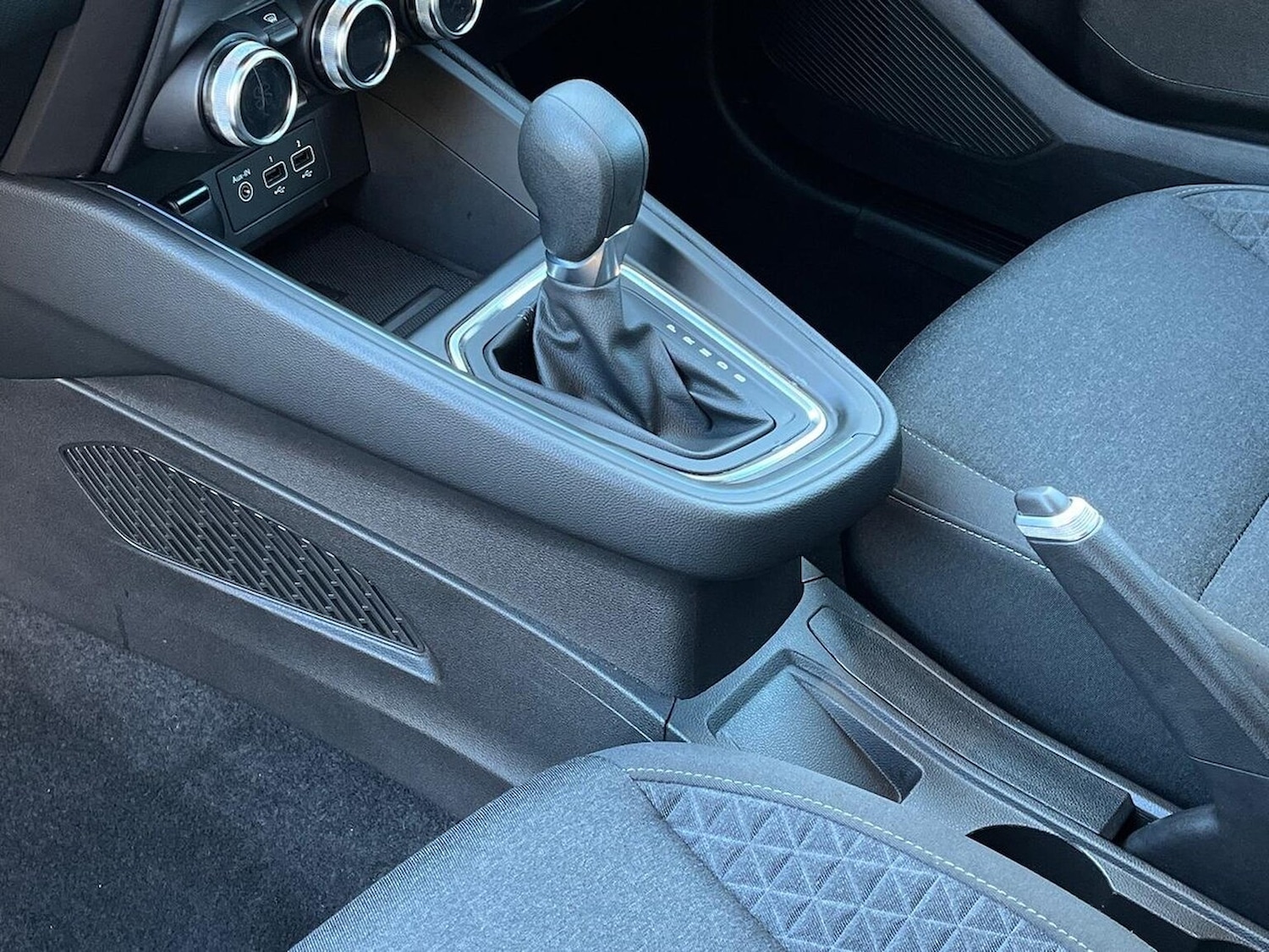 Used Renault Clio 2023 for sale - 76699478: Photo 13