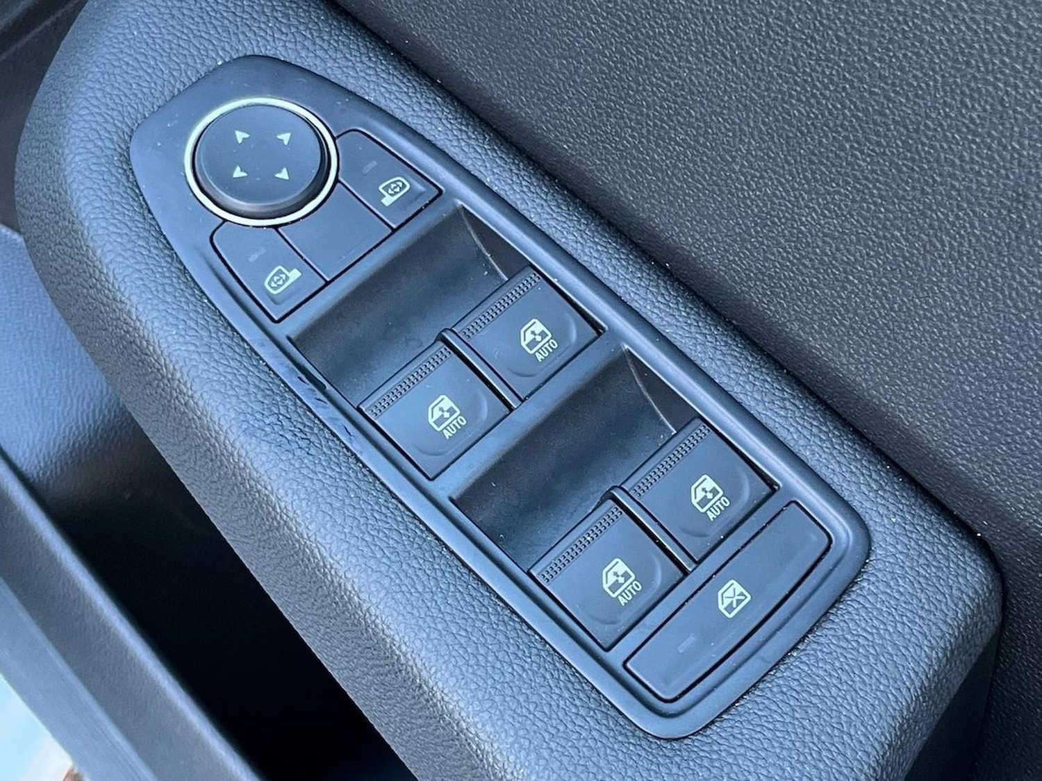 Used Renault Clio 2023 for sale - 76699478: Photo 21