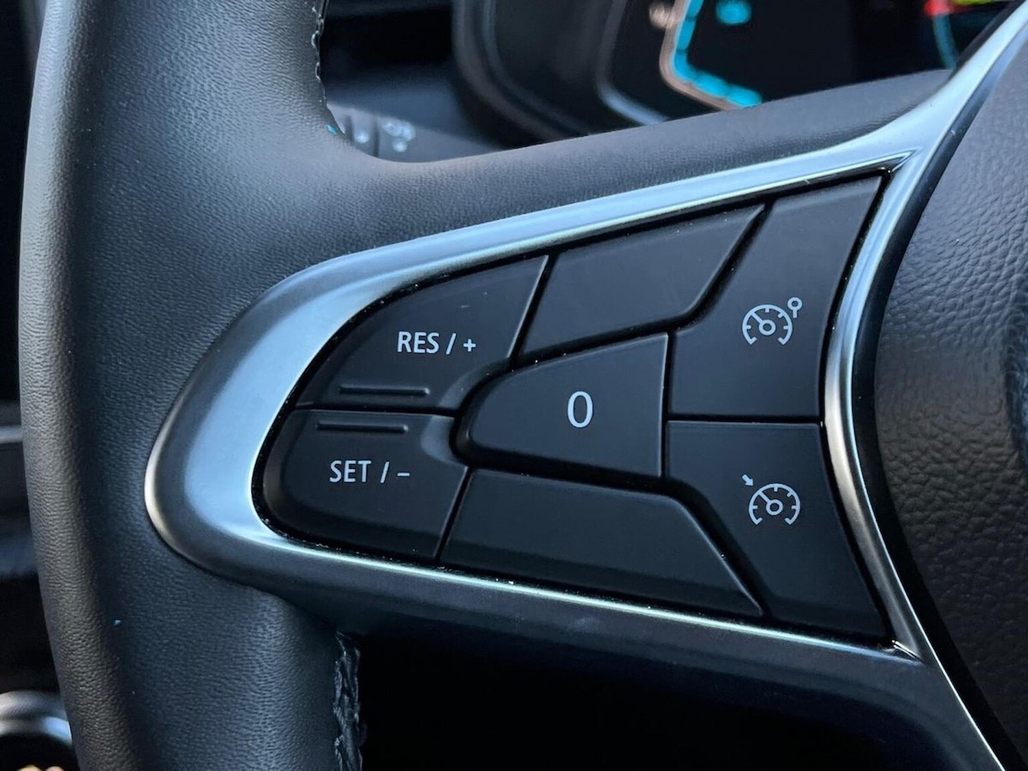 Used Renault Clio 2023 for sale - 76699478: Photo 26