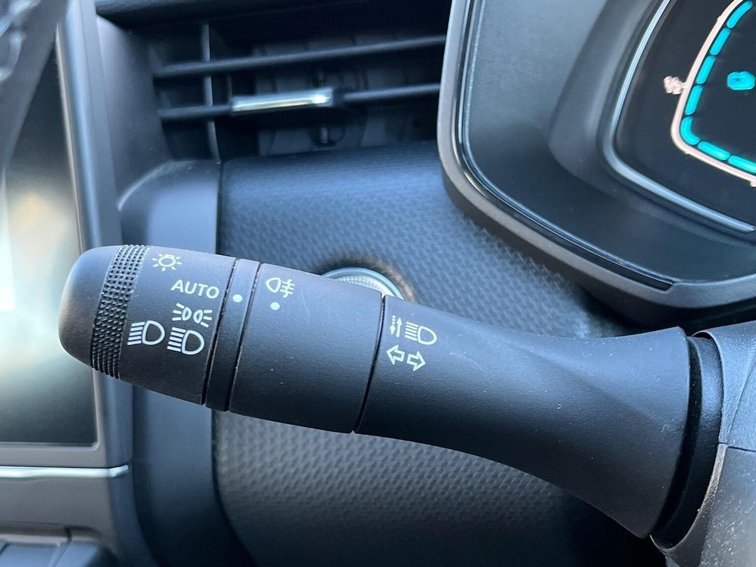 Used Renault Clio 2023 for sale - 76699478: Photo 28