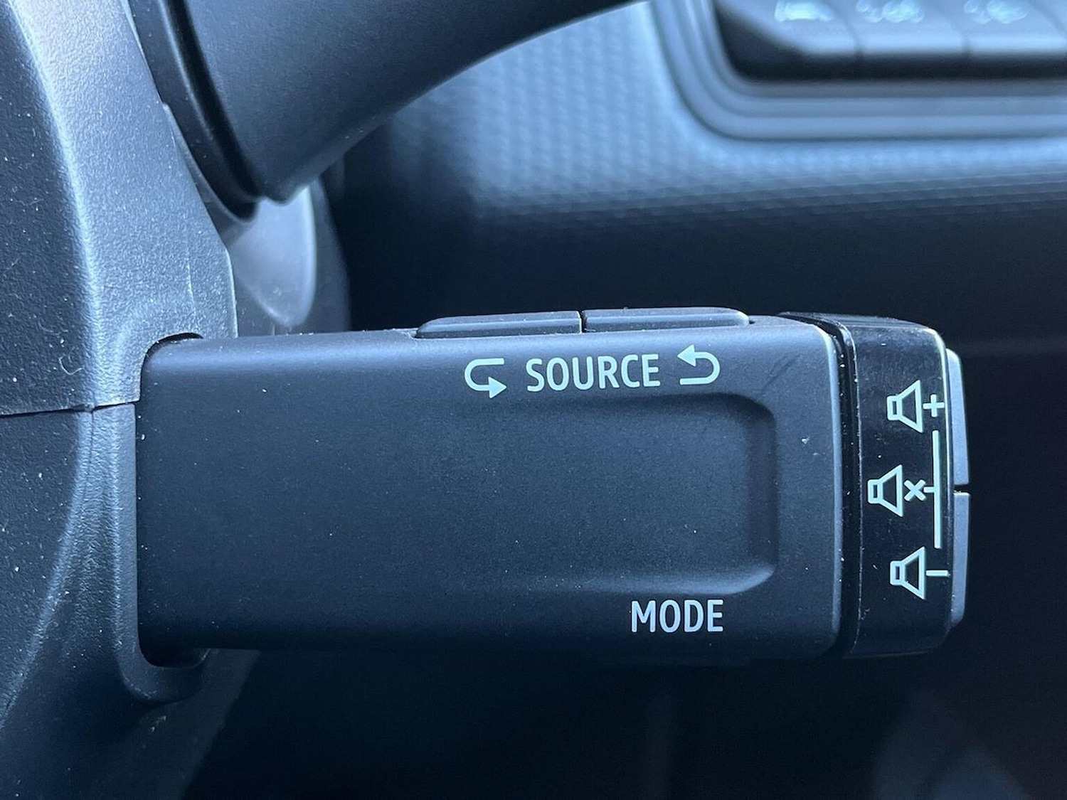 Used Renault Clio 2023 for sale - 76699478: Photo 30