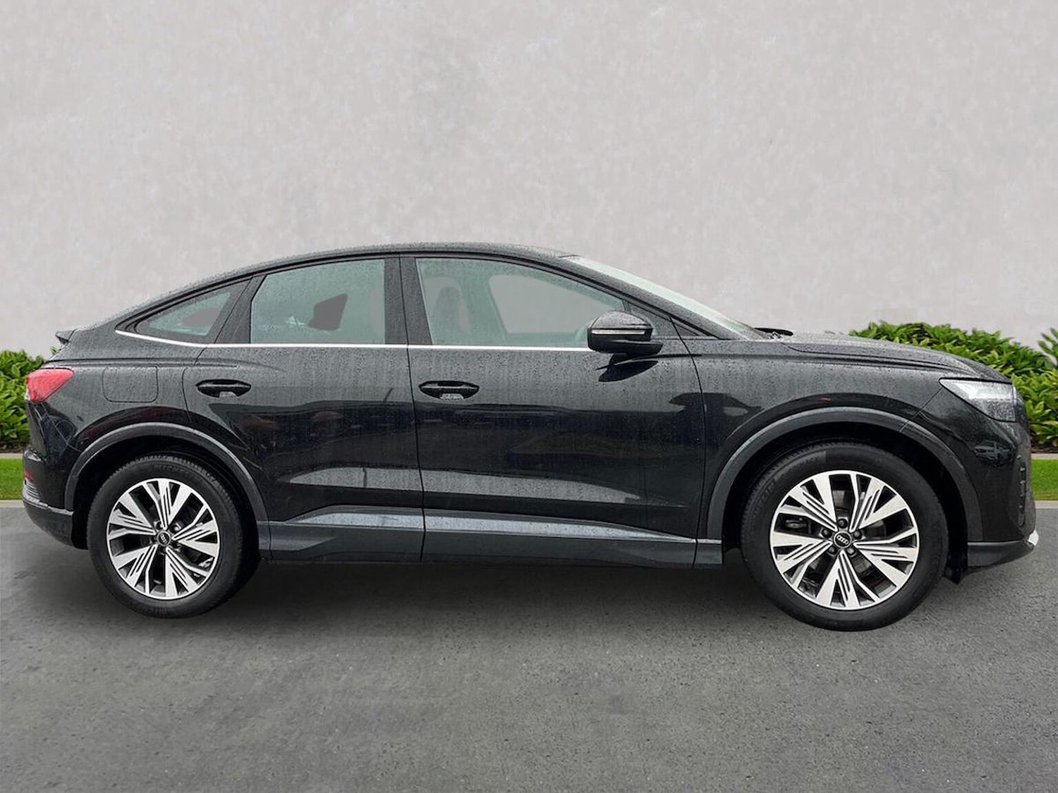 Used Audi Q4 e-tron 2022 for sale - 76947036: Photo 3