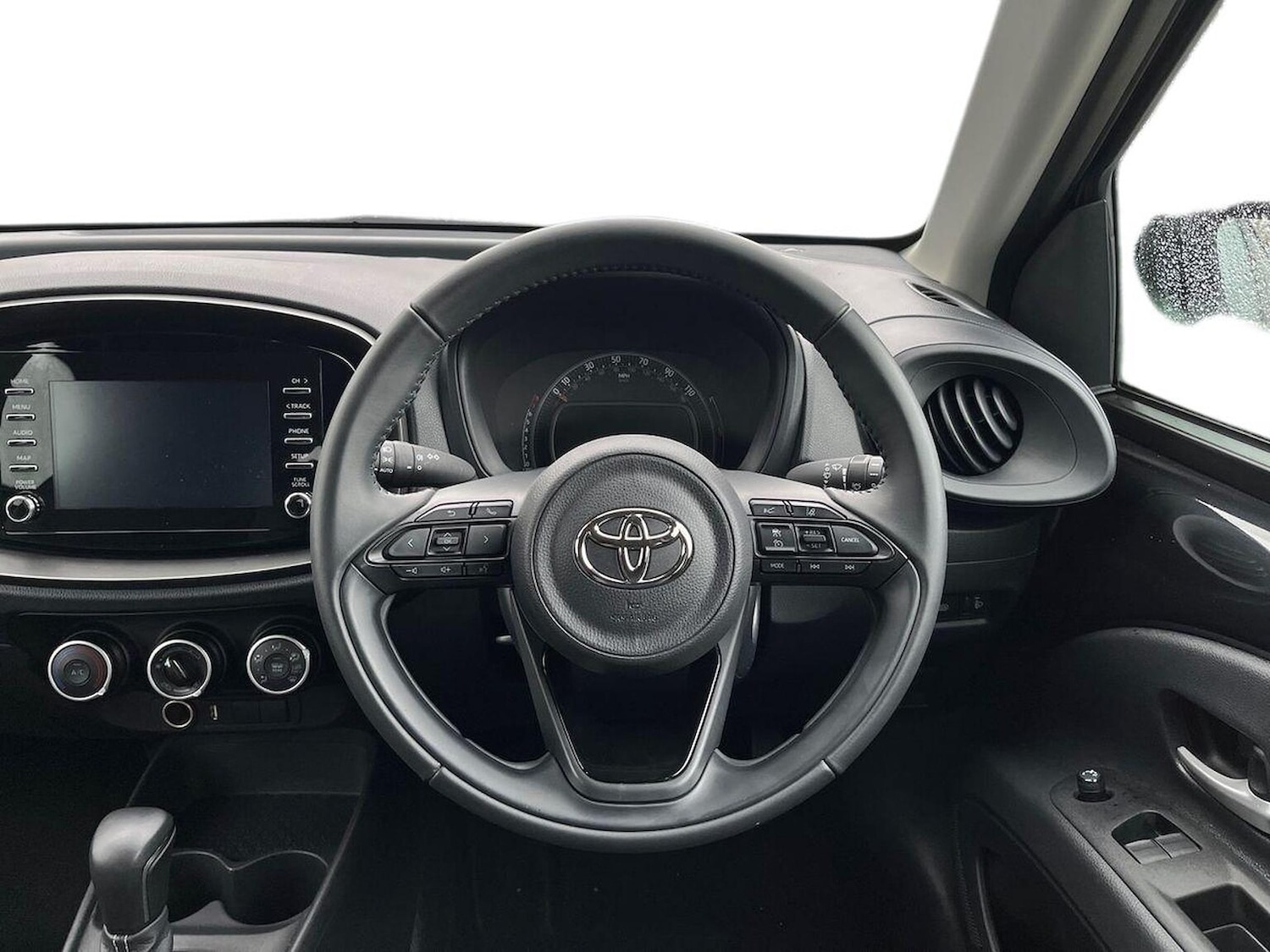 Used Toyota Aygo X 2022 for sale - 77676307: Photo 9