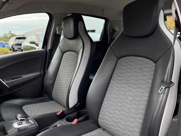 Used Renault Zoe 2021 for sale - 76107149: Photo 32