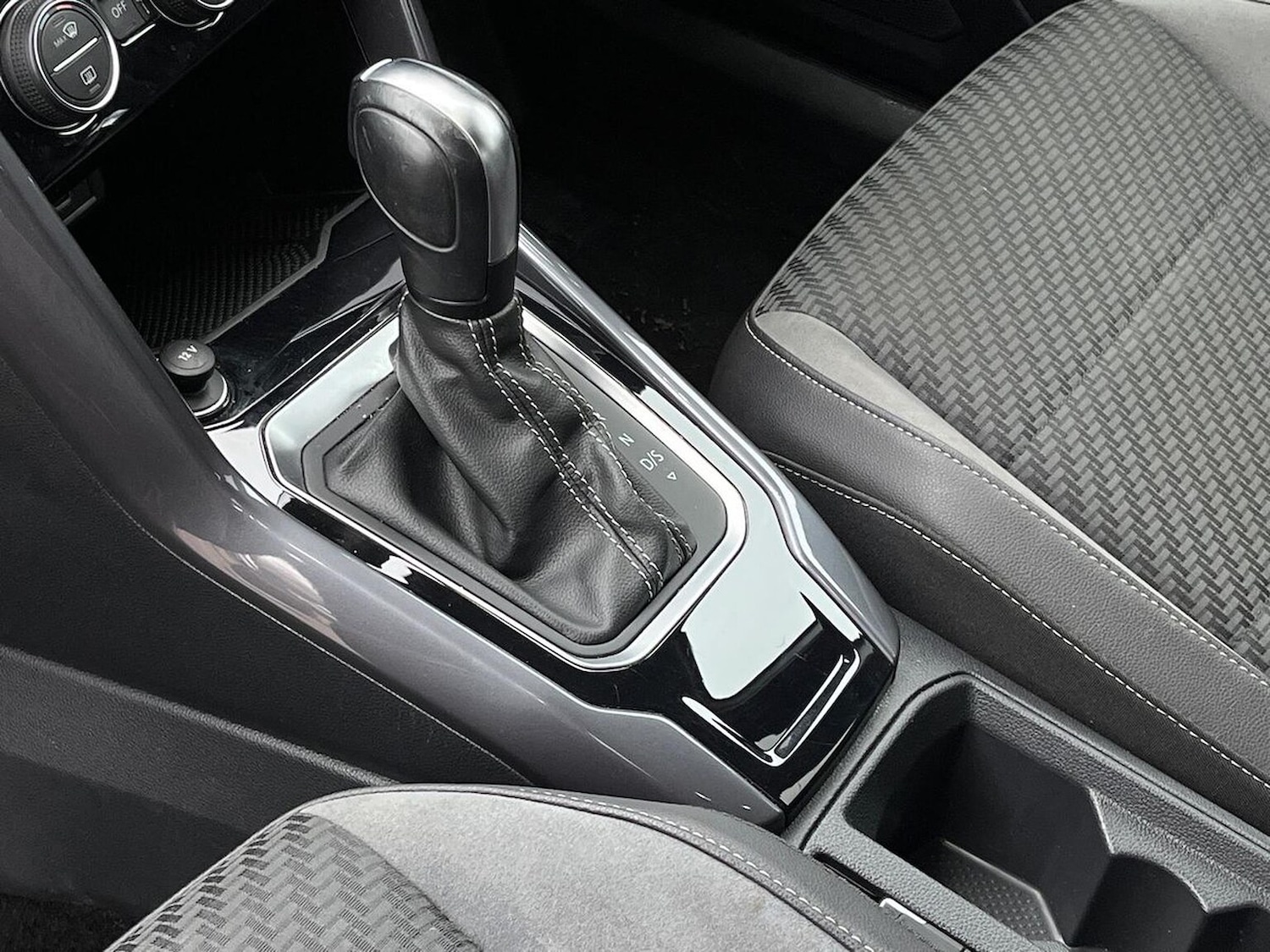 Used Volkswagen T-Roc 2021 for sale - 77676321: Photo 13