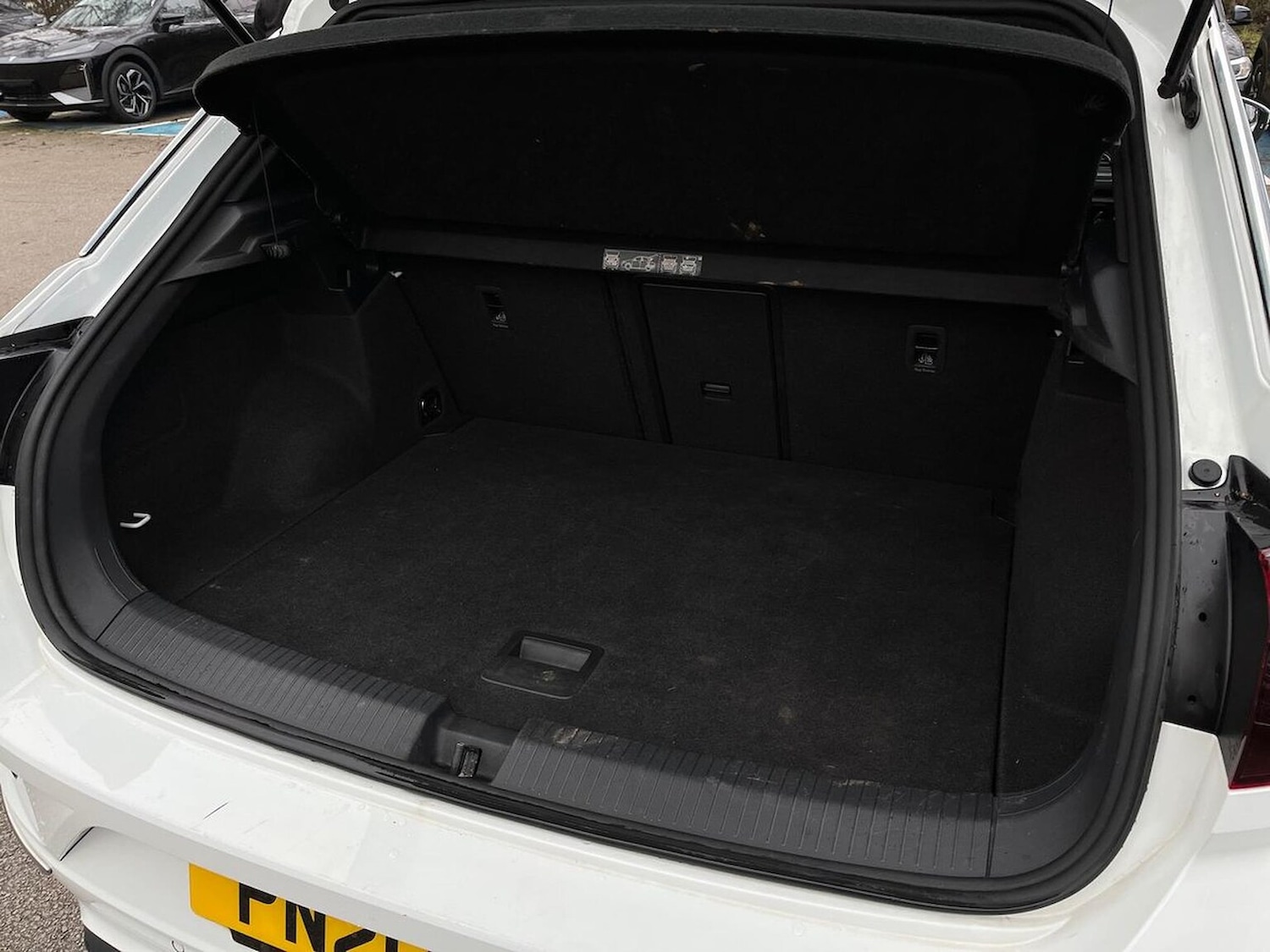 Used Volkswagen T-Roc 2021 for sale - 77676321: Photo 17