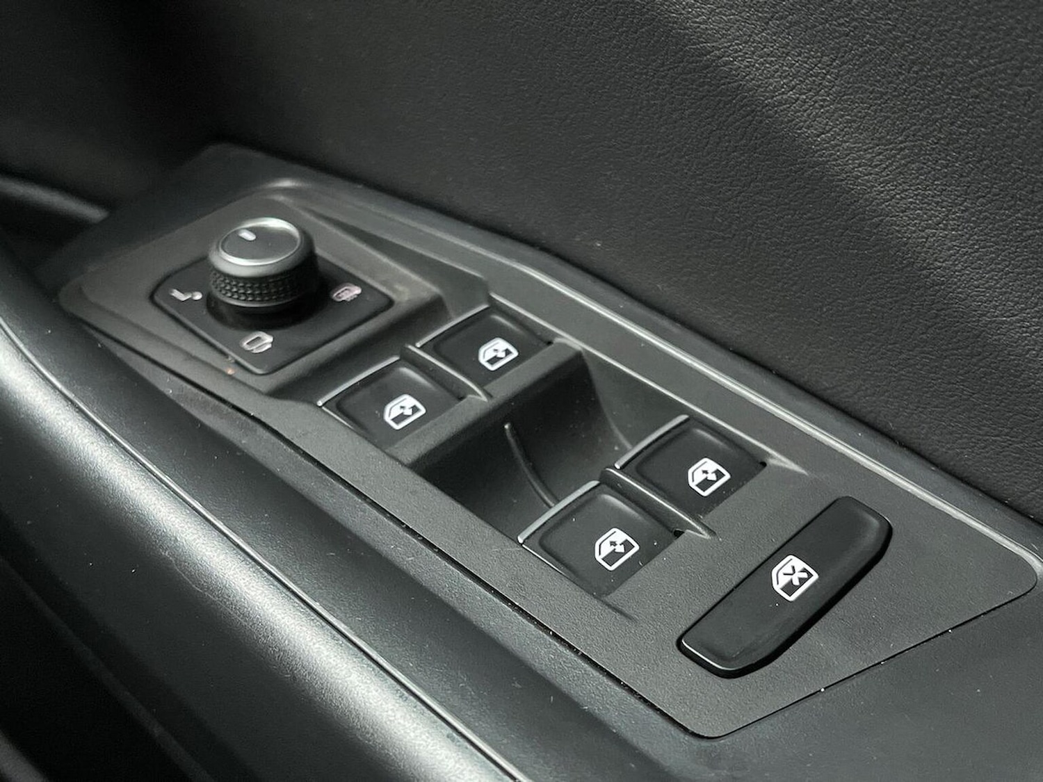 Used Volkswagen T-Roc 2021 for sale - 77676321: Photo 21