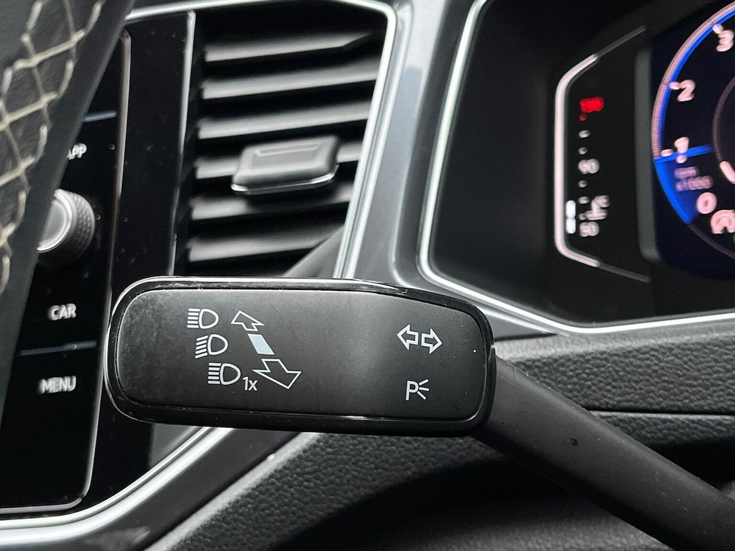 Used Volkswagen T-Roc 2021 for sale - 77676321: Photo 28