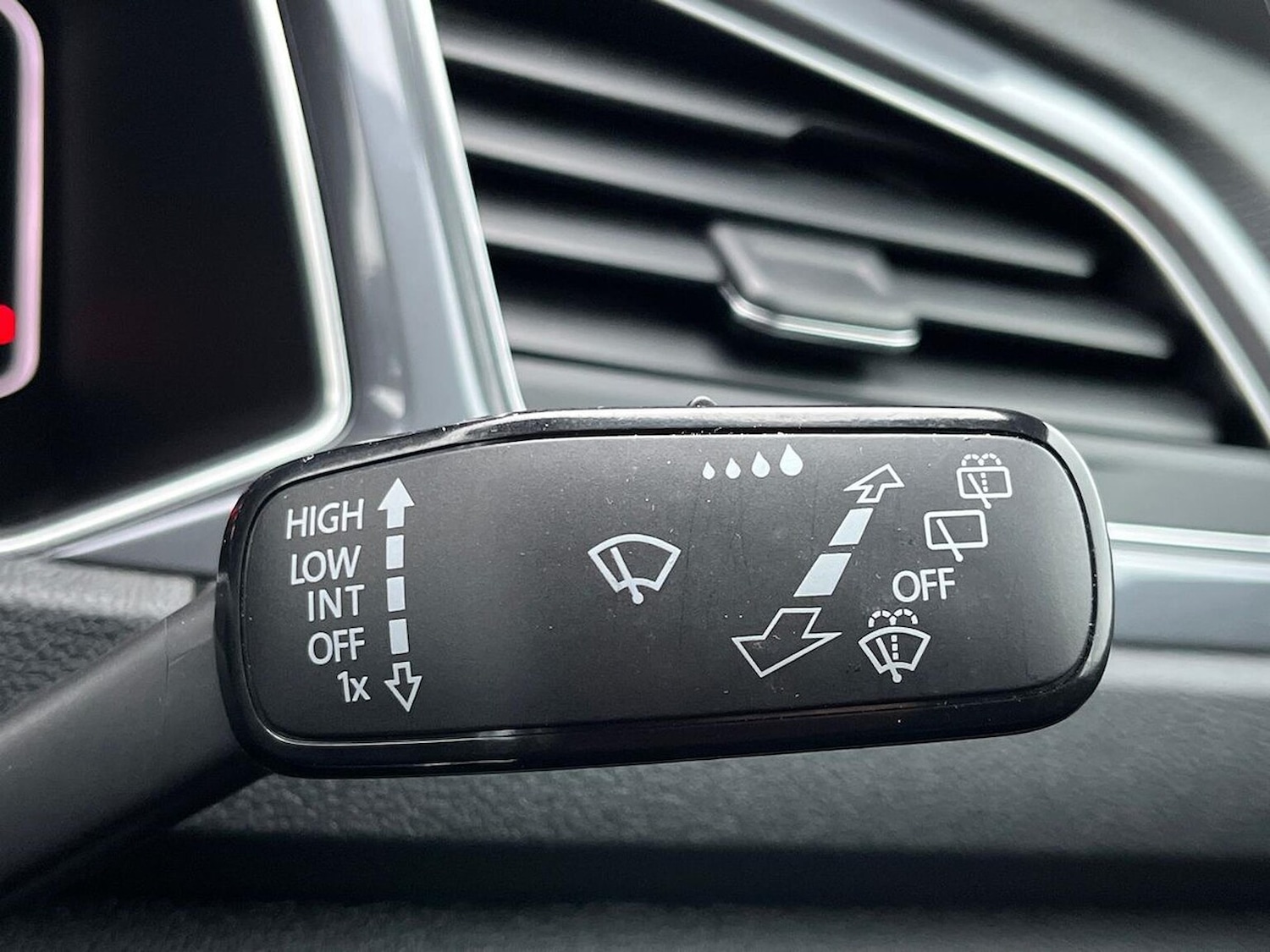 Used Volkswagen T-Roc 2021 for sale - 77676321: Photo 29