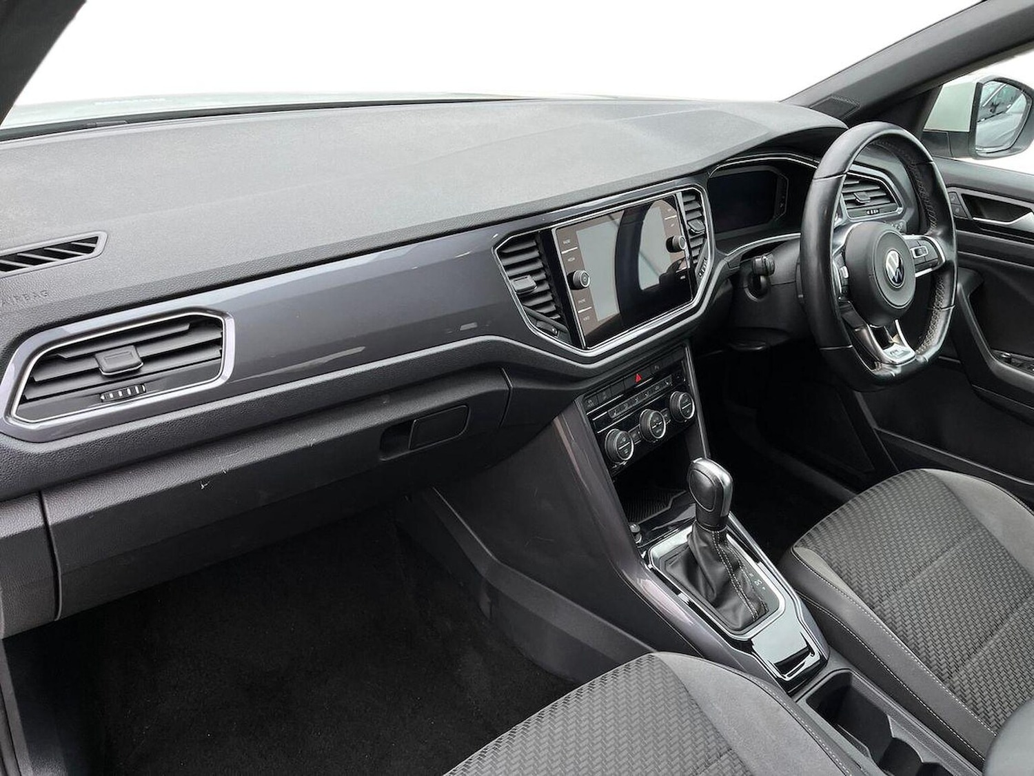 Used Volkswagen T-Roc 2021 for sale - 77676321: Photo 7