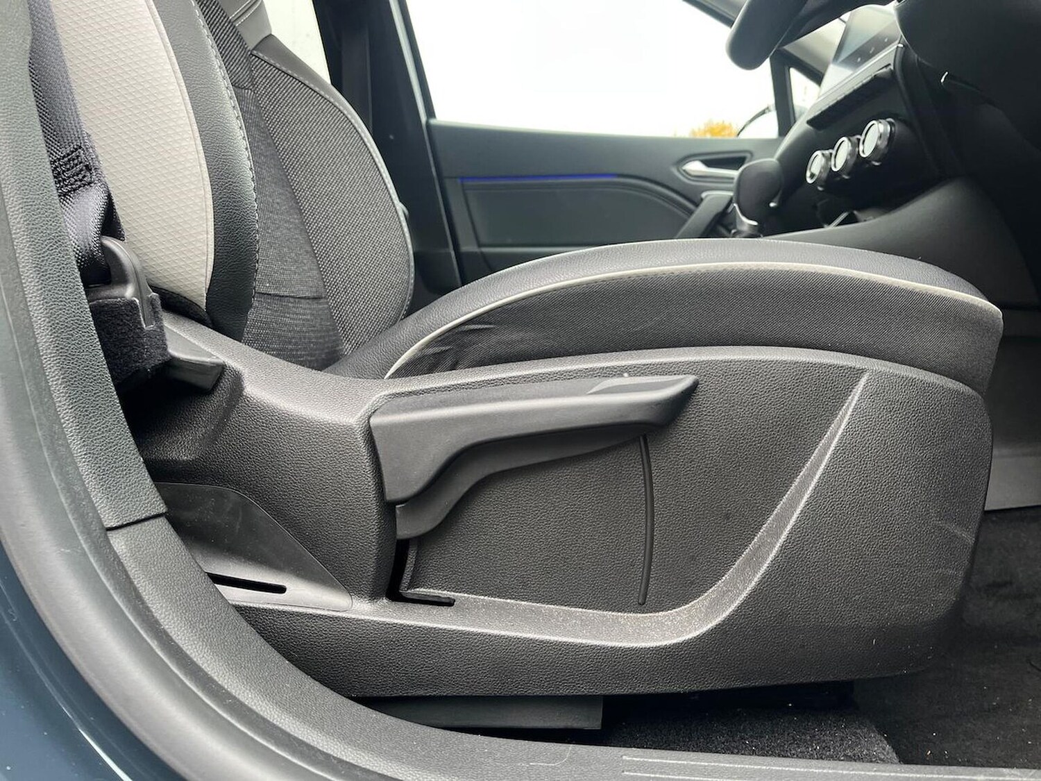 Used Renault Captur 2023 for sale - 76268341: Photo 30