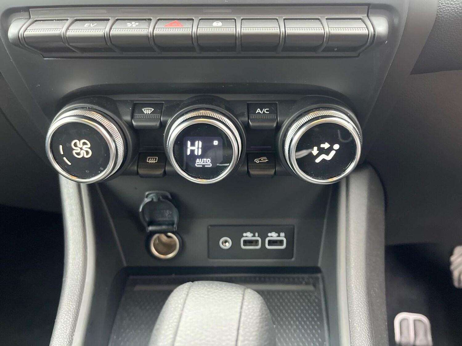 Used Renault Captur 2023 for sale - 76268341: Photo 41