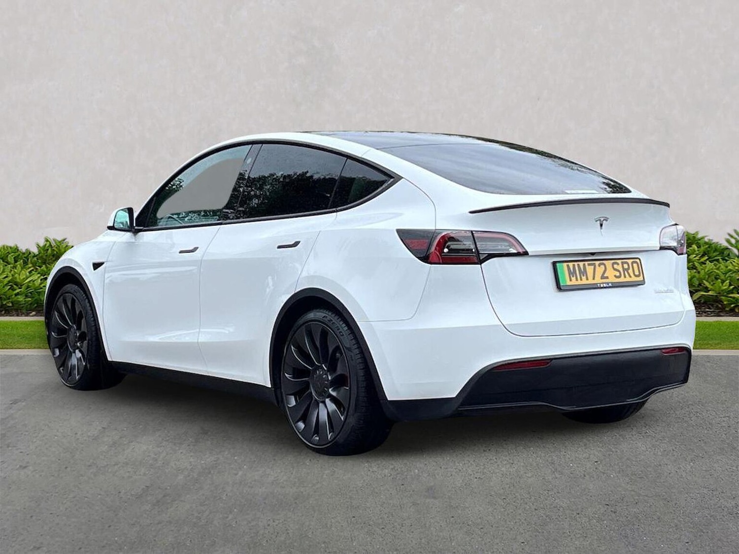 Used Tesla Model Y 2023 for sale - 76211991: Photo 2
