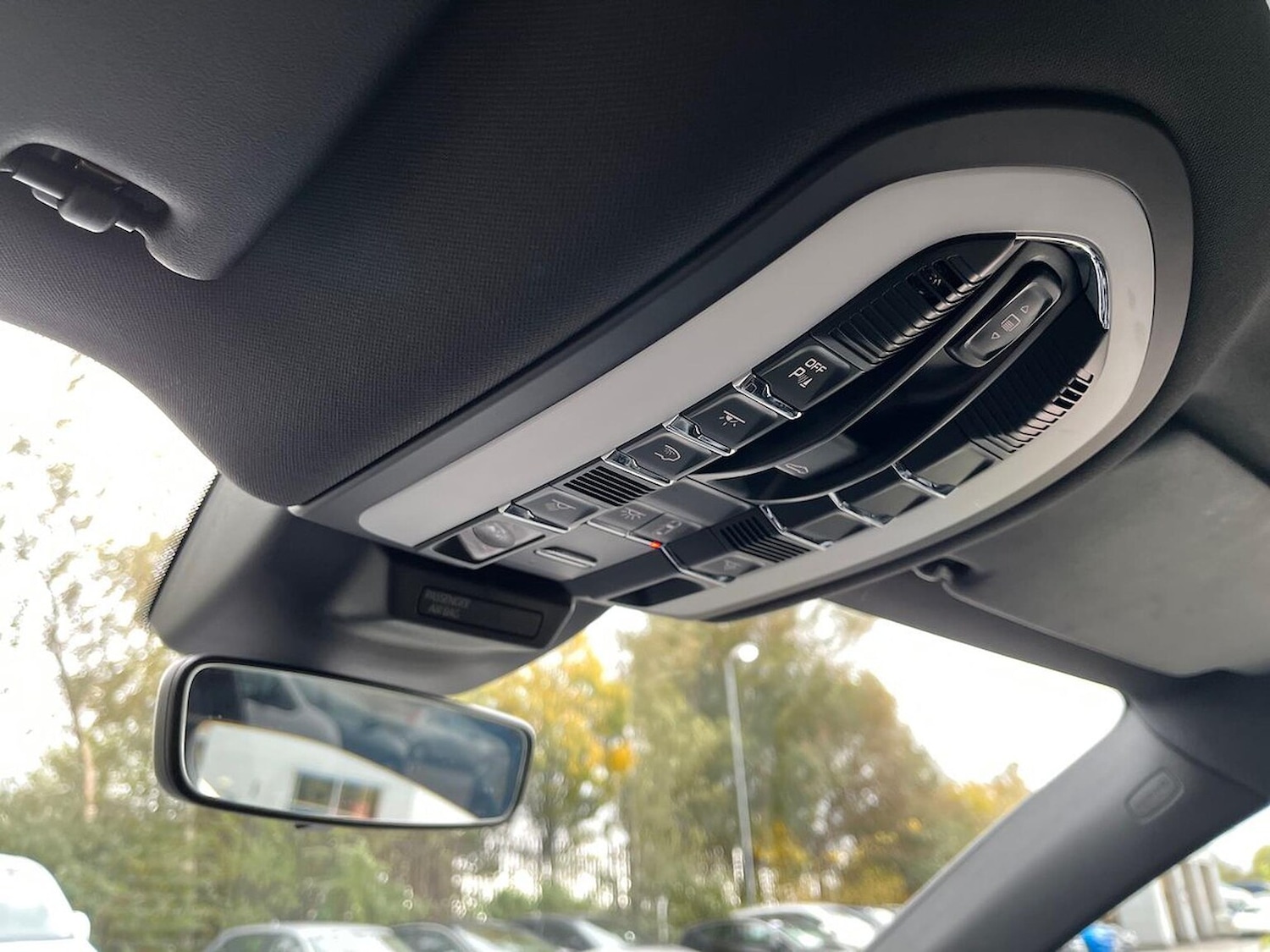 Used Porsche Macan 2021 for sale - 76832016: Photo 14