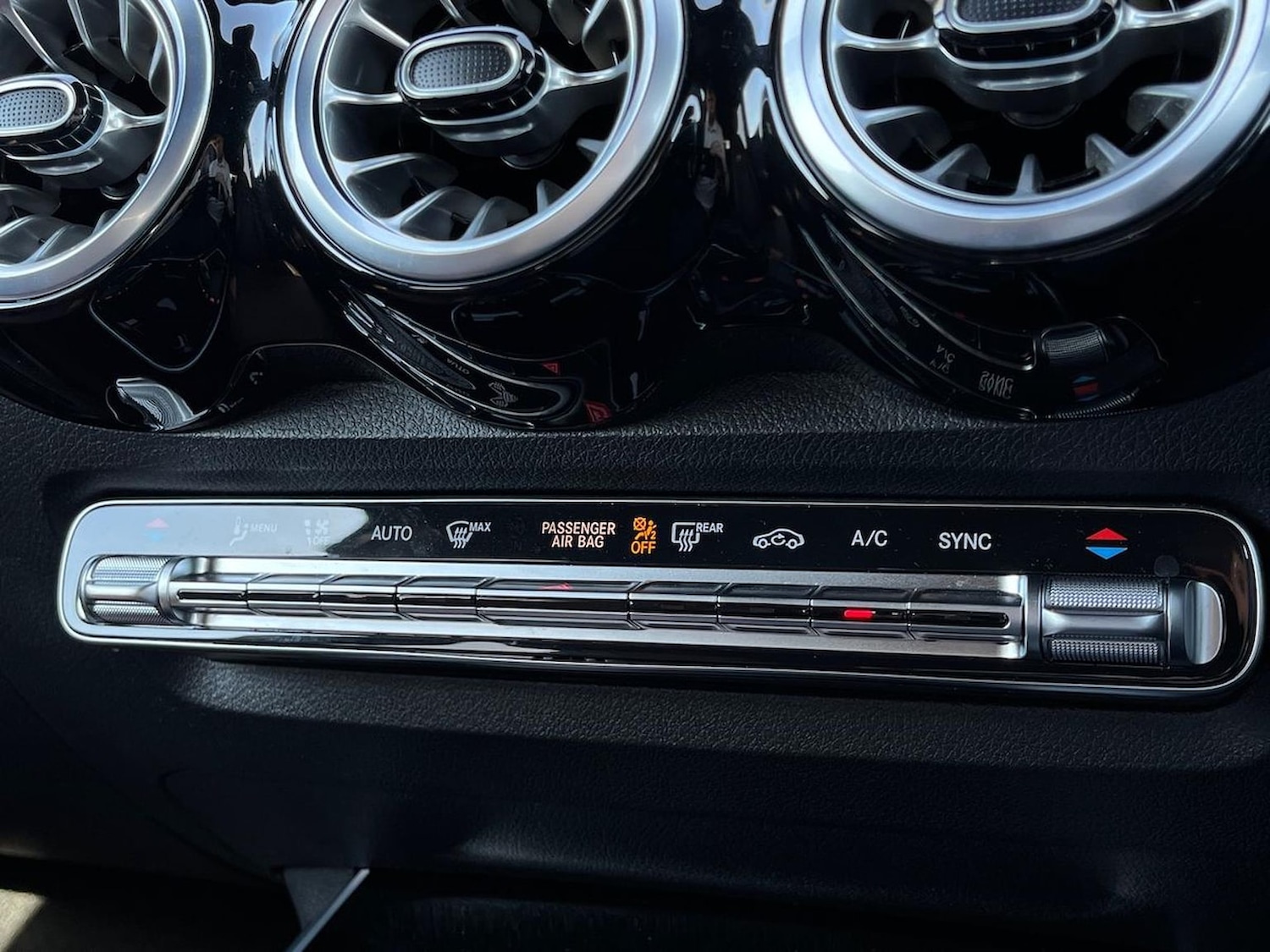 Used Mercedes-Benz GLB 2025 for sale - 78196367: Photo 30