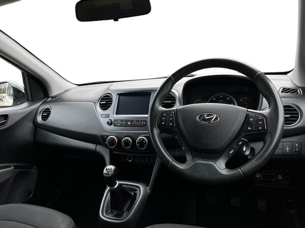 Used Hyundai i10 2019 for sale - 76211971: Photo 15