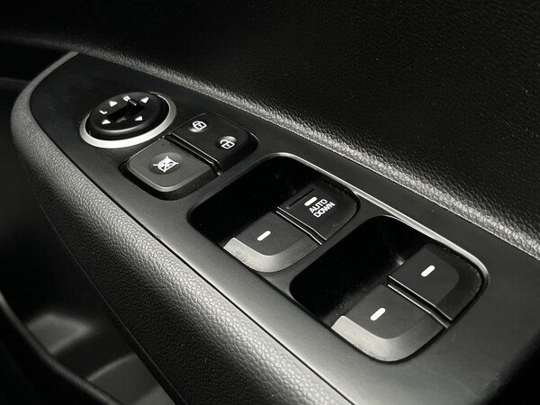 Used Hyundai i10 2019 for sale - 76211971: Photo 21