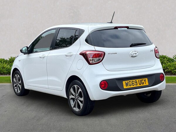 Used Hyundai i10 2019 for sale - 76211971: Photo 2