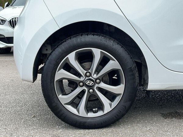 Used Hyundai i10 2019 for sale - 76211971: Photo 6