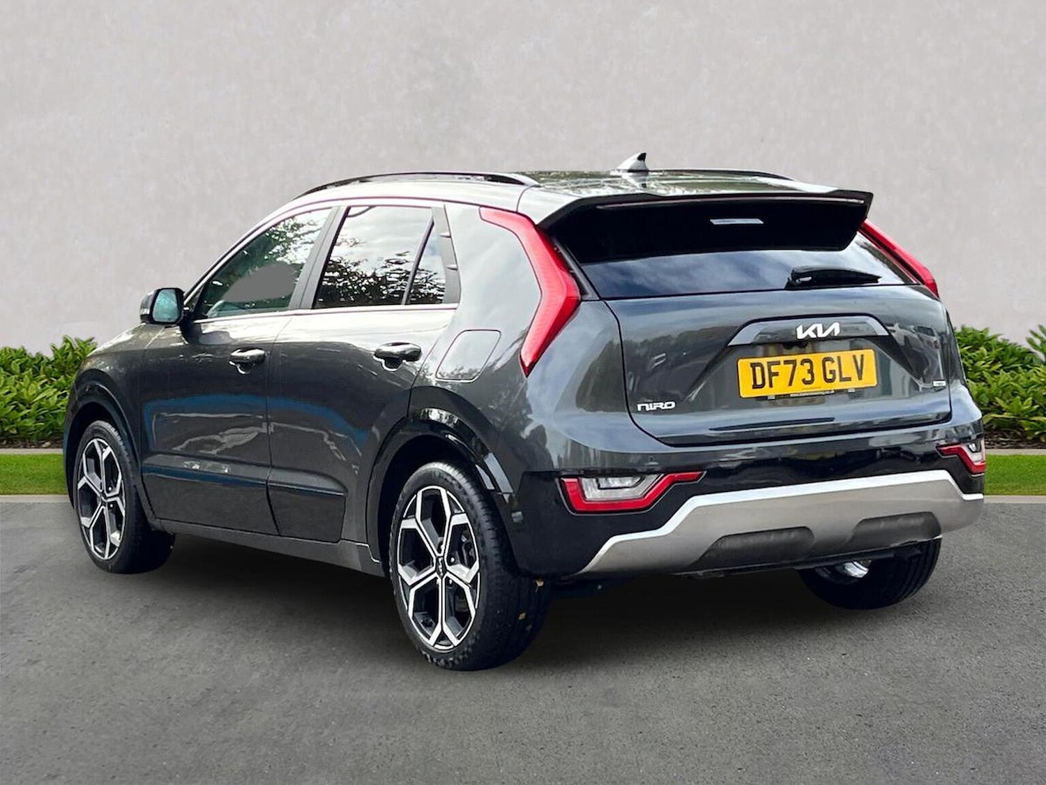 Used Kia Niro 2023 for sale - 76324650: Photo 2