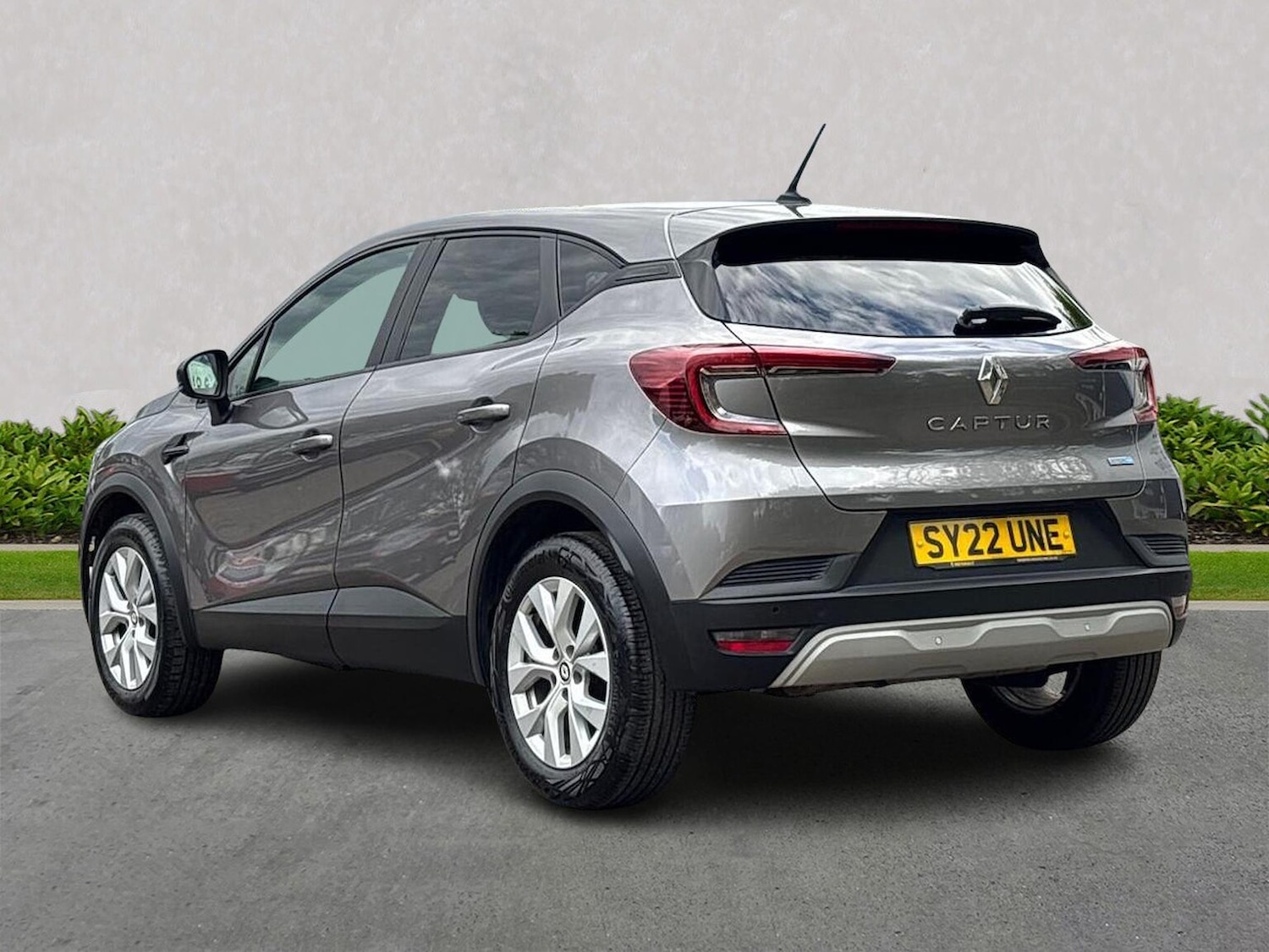 Used Renault Captur 2022 for sale - 78196405: Photo 2
