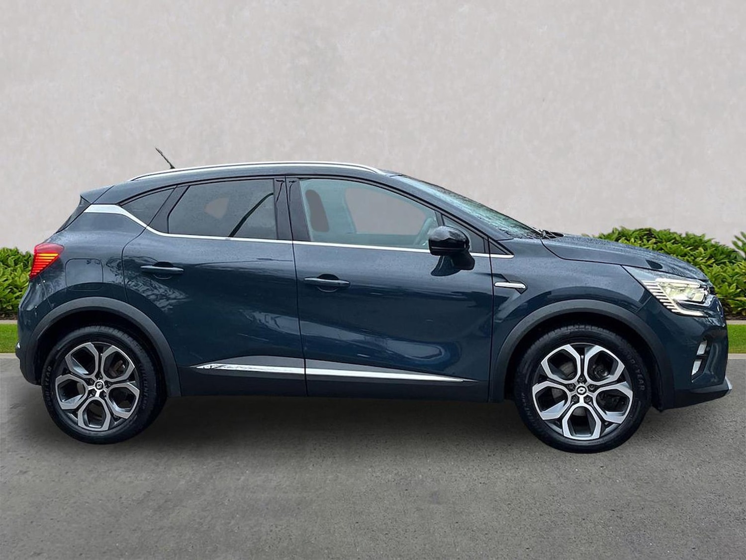 Used Renault Captur 2022 for sale - 76770045: Photo 3