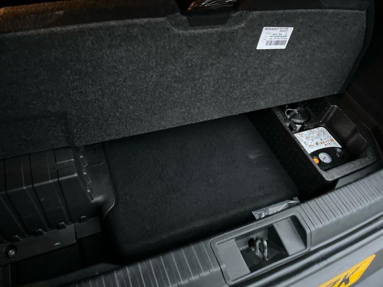 Used Renault Captur 2022 for sale - 76770045: Photo 35