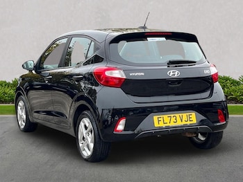 Used Hyundai i10 2023 for sale - 76504956: Photo