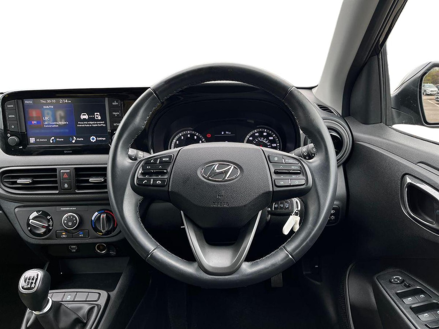 Used Hyundai i10 2023 for sale - 76504956: Photo 9