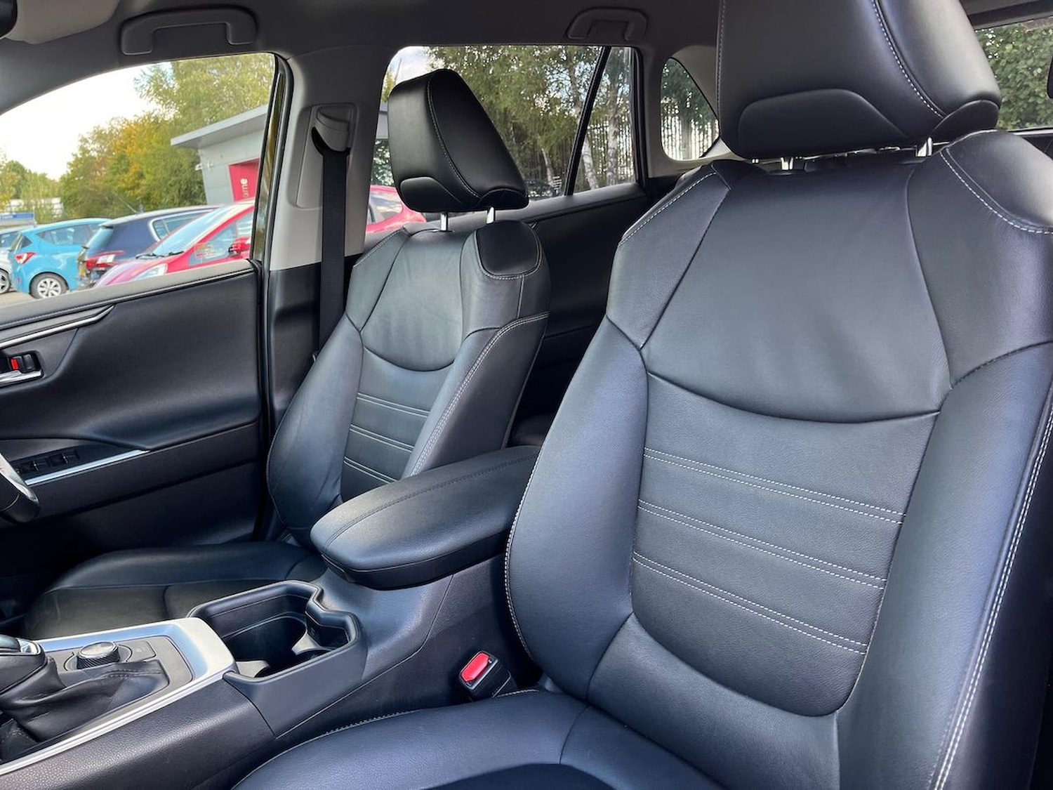 Used Toyota RAV4 2021 for sale - 76682642: Photo 32