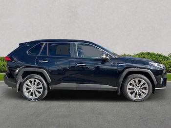 Used Toyota RAV4 2021 for sale - 76682642: Photo