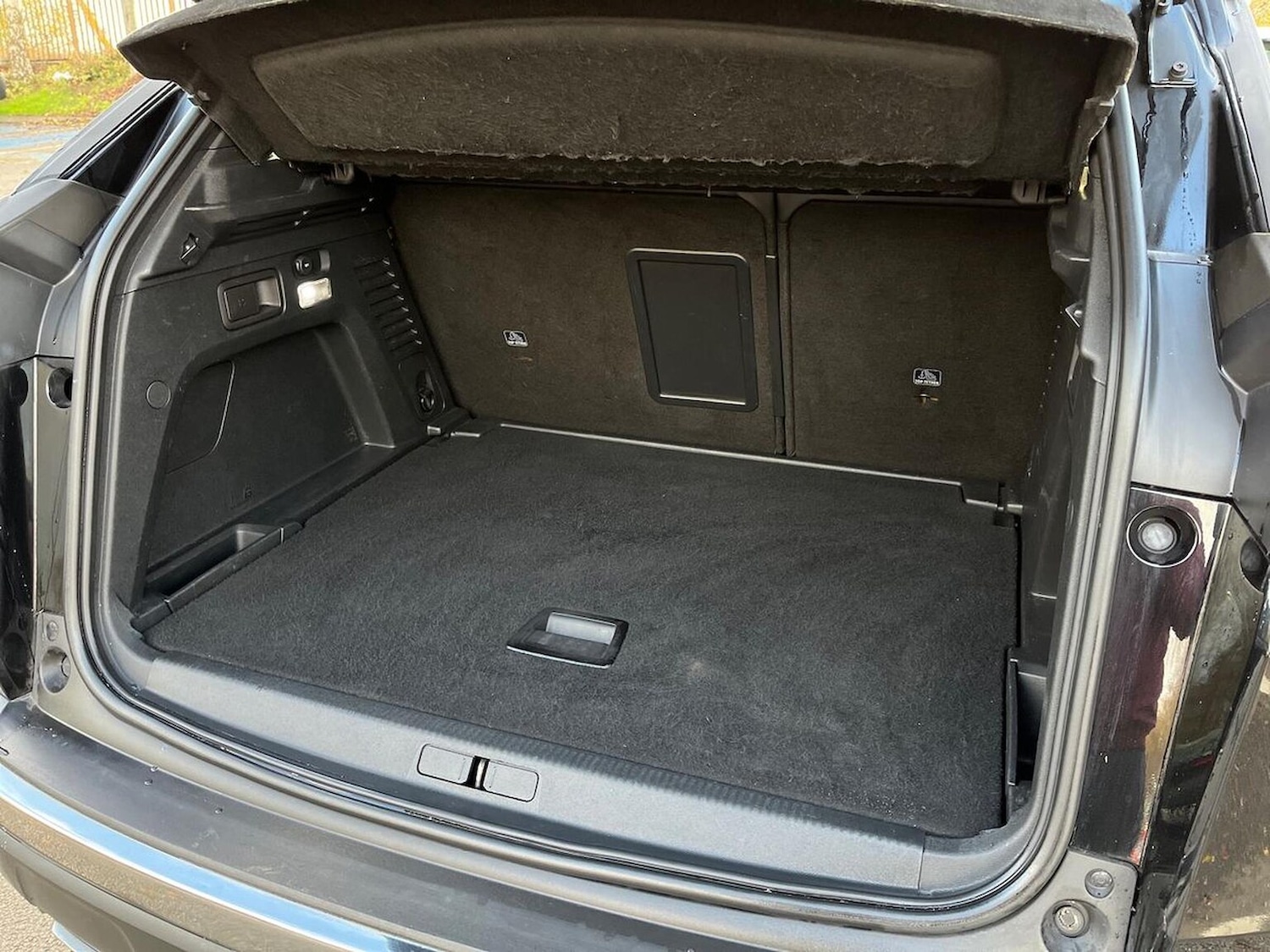 Used Peugeot 3008 2018 for sale - 76906311: Photo 18