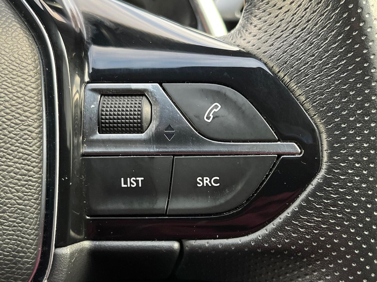 Used Peugeot 3008 2018 for sale - 76906311: Photo 28