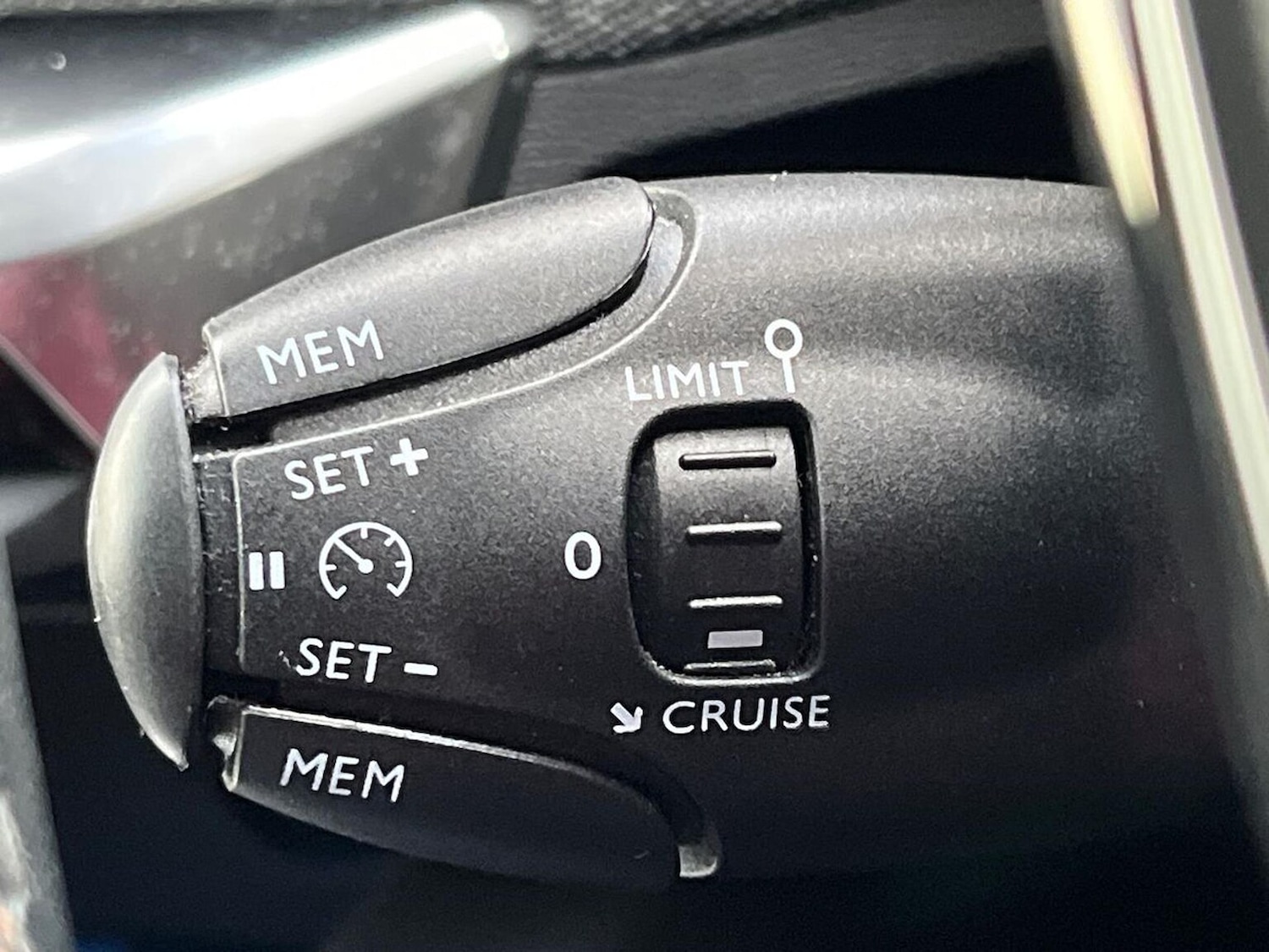 Used Peugeot 3008 2018 for sale - 76906311: Photo 31