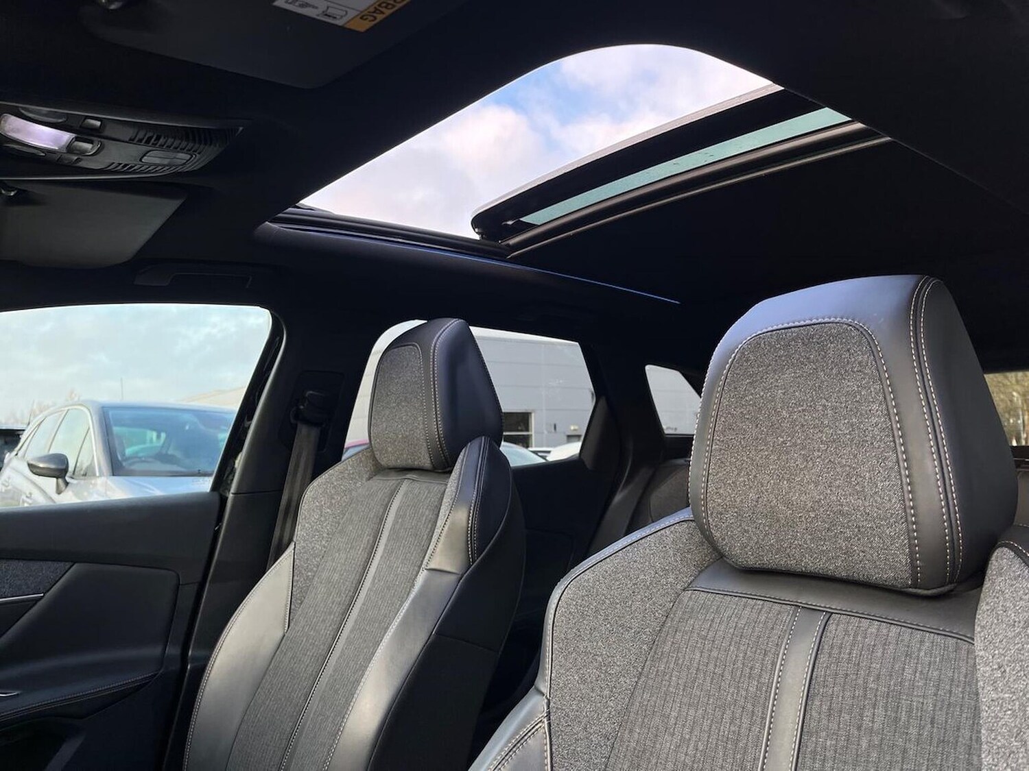 Used Peugeot 3008 2018 for sale - 76906311: Photo 33