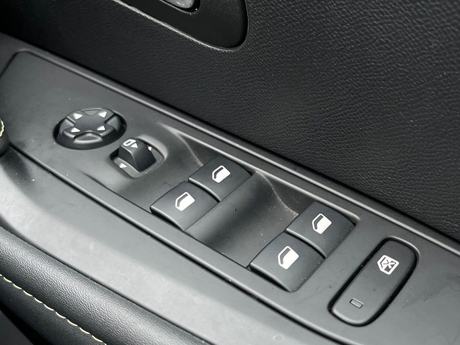 Used Peugeot 208 2022 for sale - 77488530: Photo 21