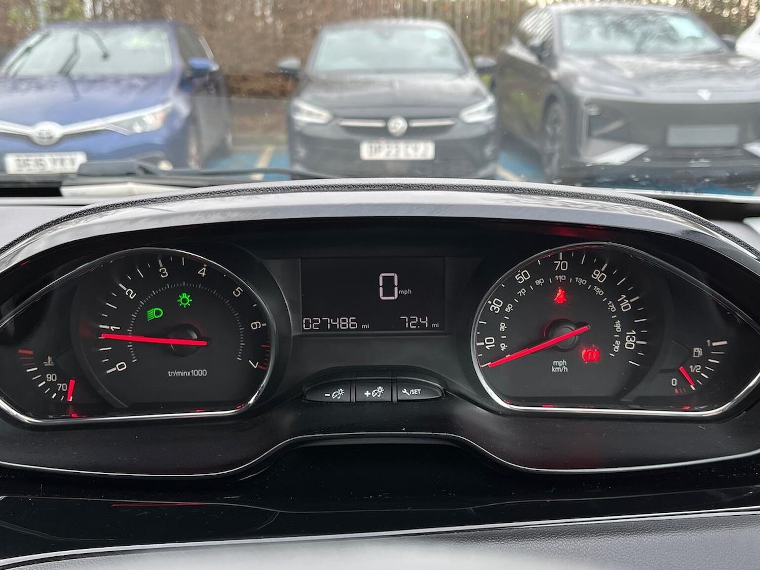 Used Peugeot 208 2015 for sale - 77033505: Photo 11