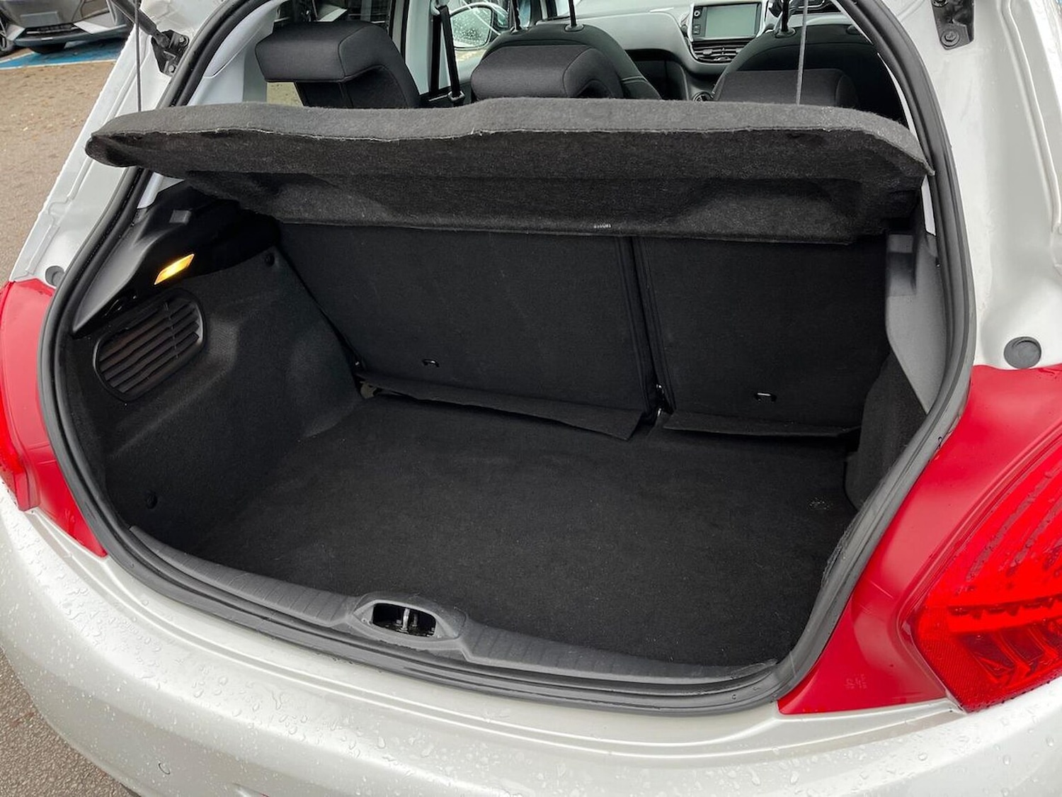 Used Peugeot 208 2015 for sale - 77033505: Photo 18