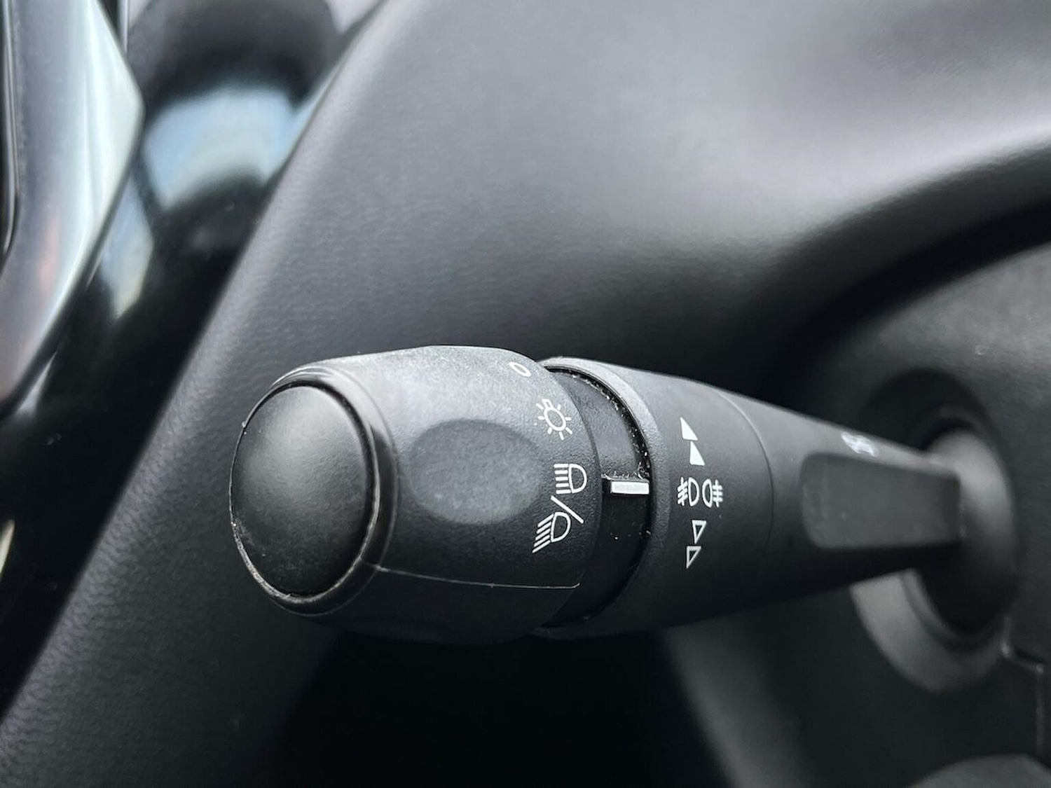 Used Peugeot 208 2015 for sale - 77033505: Photo 29