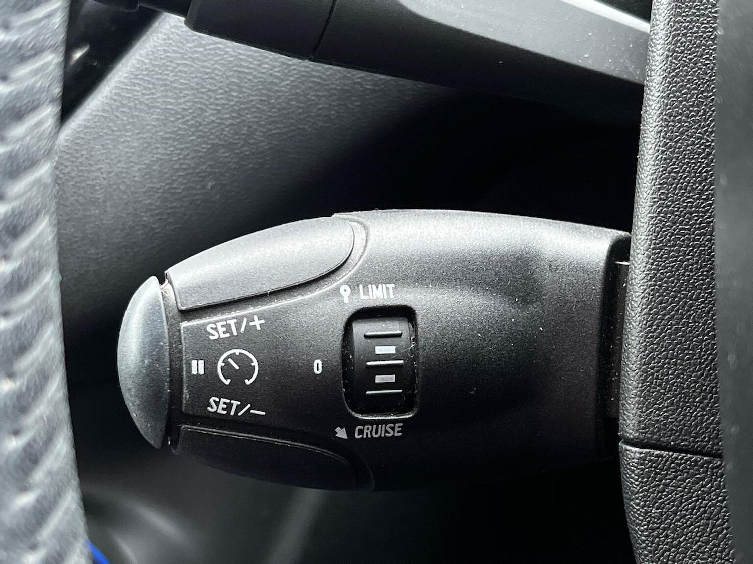 Used Peugeot 208 2015 for sale - 77033505: Photo 31