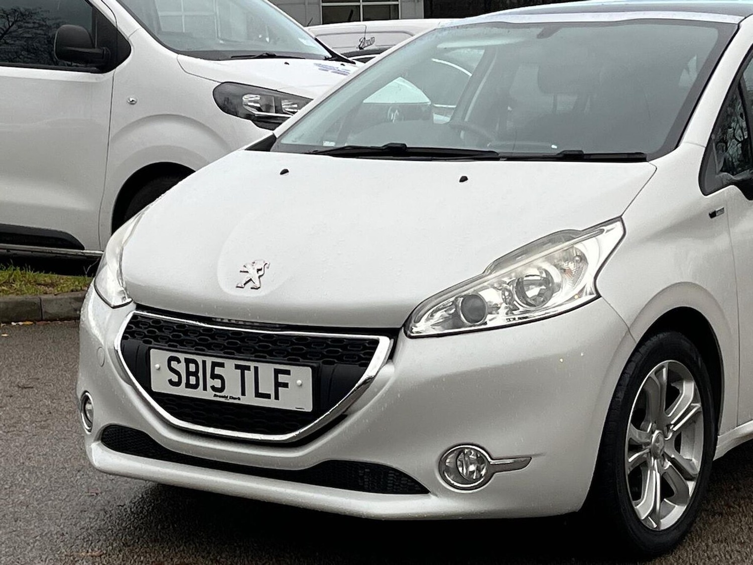 Used Peugeot 208 2015 for sale - 77033505: Photo 40