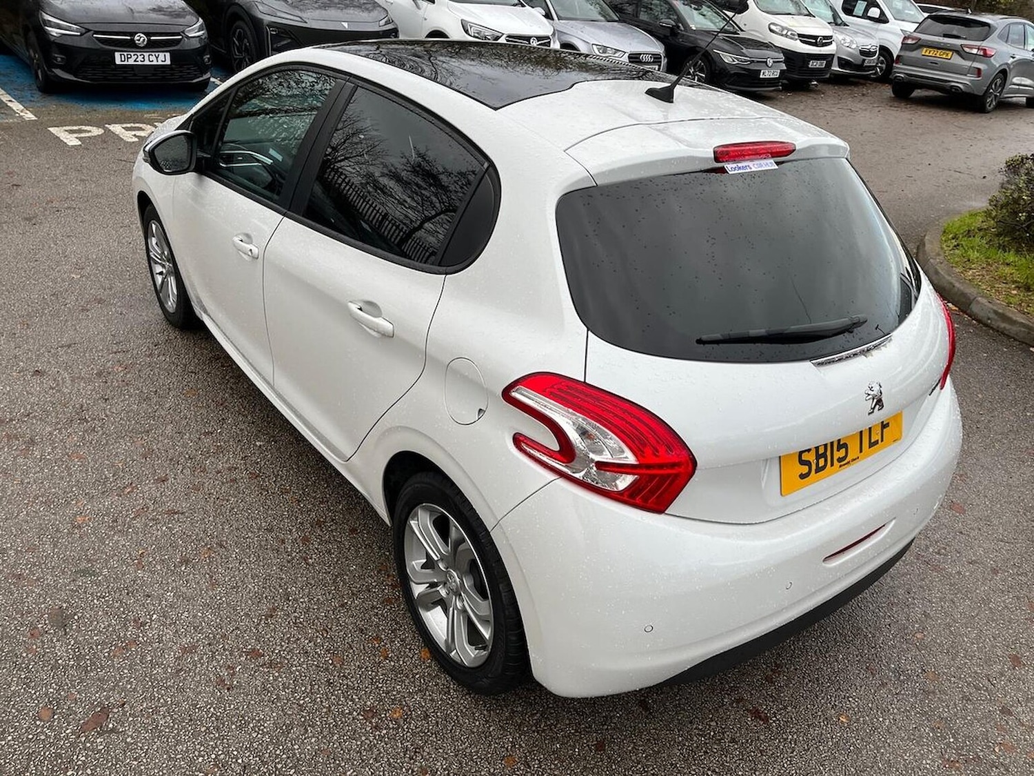 Used Peugeot 208 2015 for sale - 77033505: Photo 42