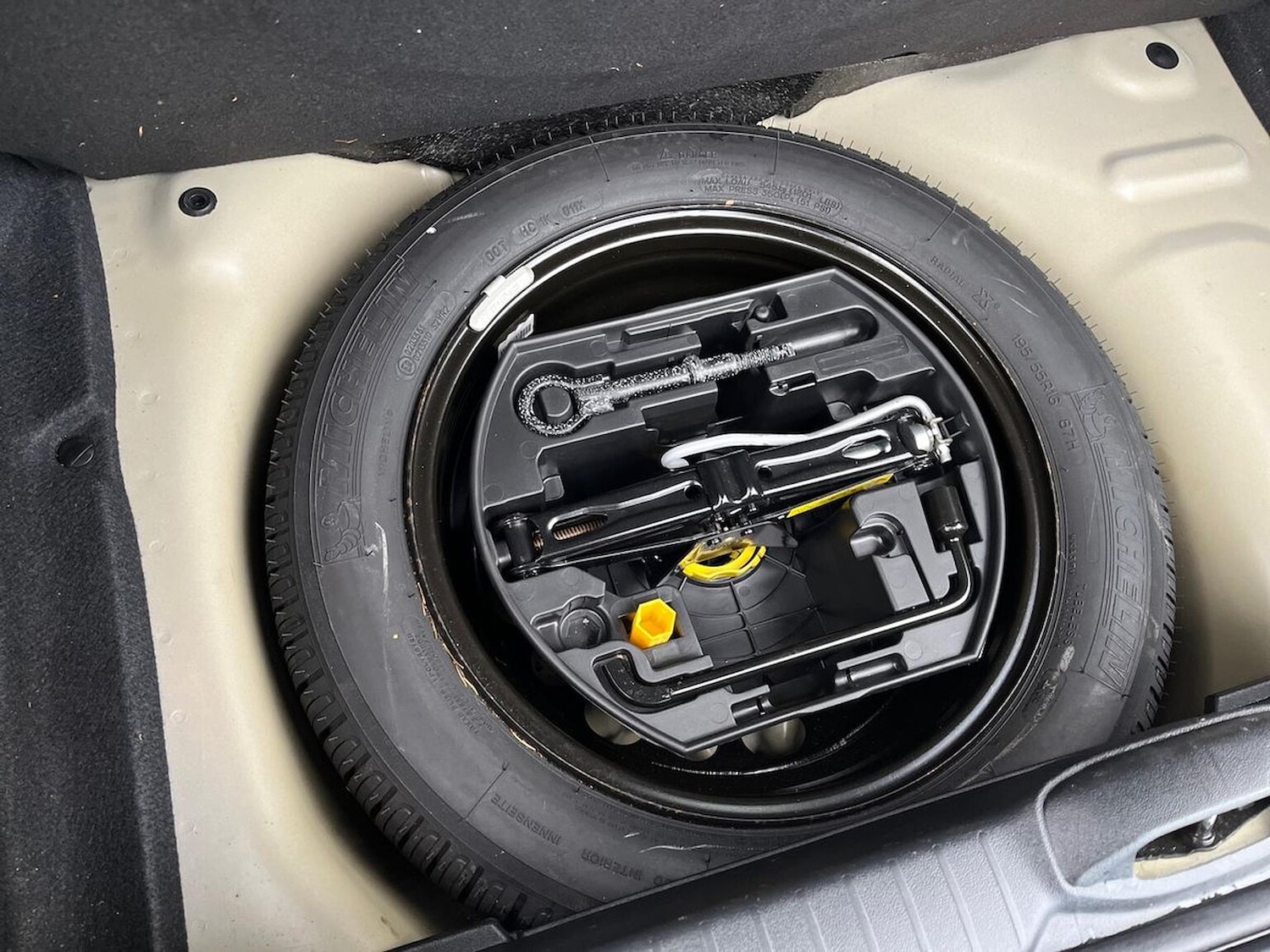 Used Peugeot 208 2015 for sale - 77033505: Photo 44