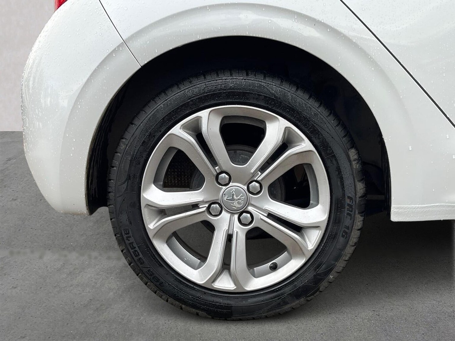 Used Peugeot 208 2015 for sale - 77033505: Photo 7