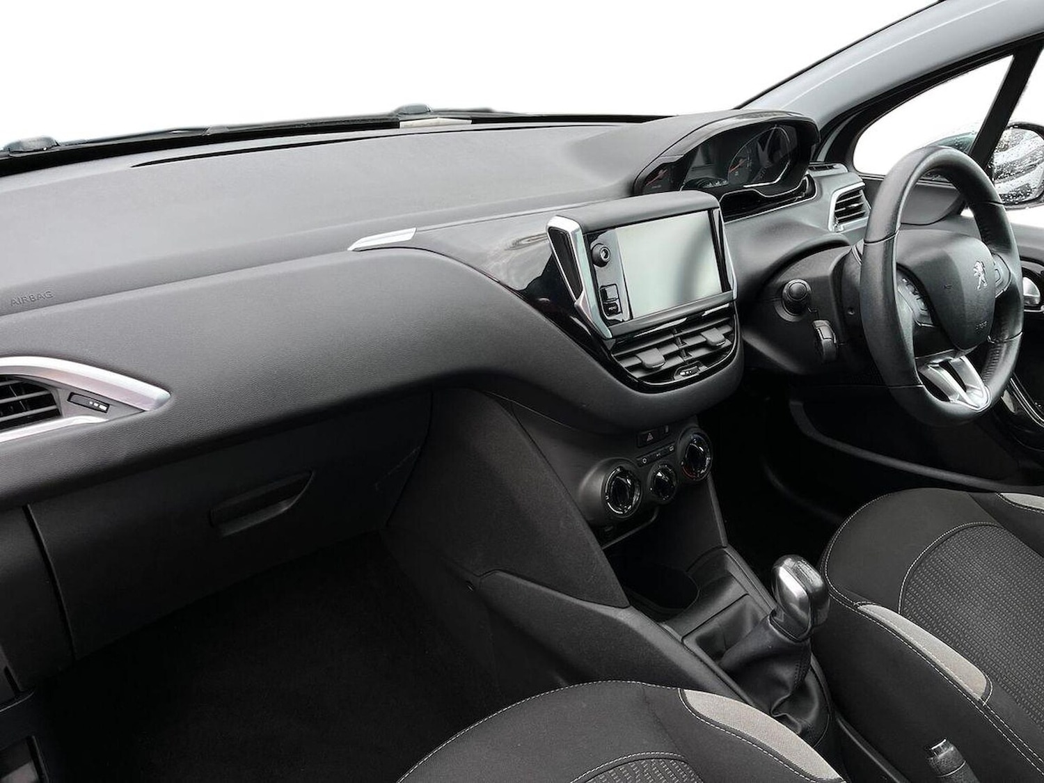 Used Peugeot 208 2015 for sale - 77033505: Photo 8