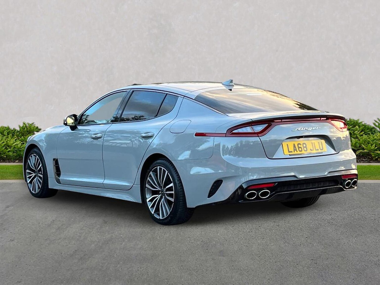 Used Kia Stinger 2019 for sale - 76940481: Photo 2