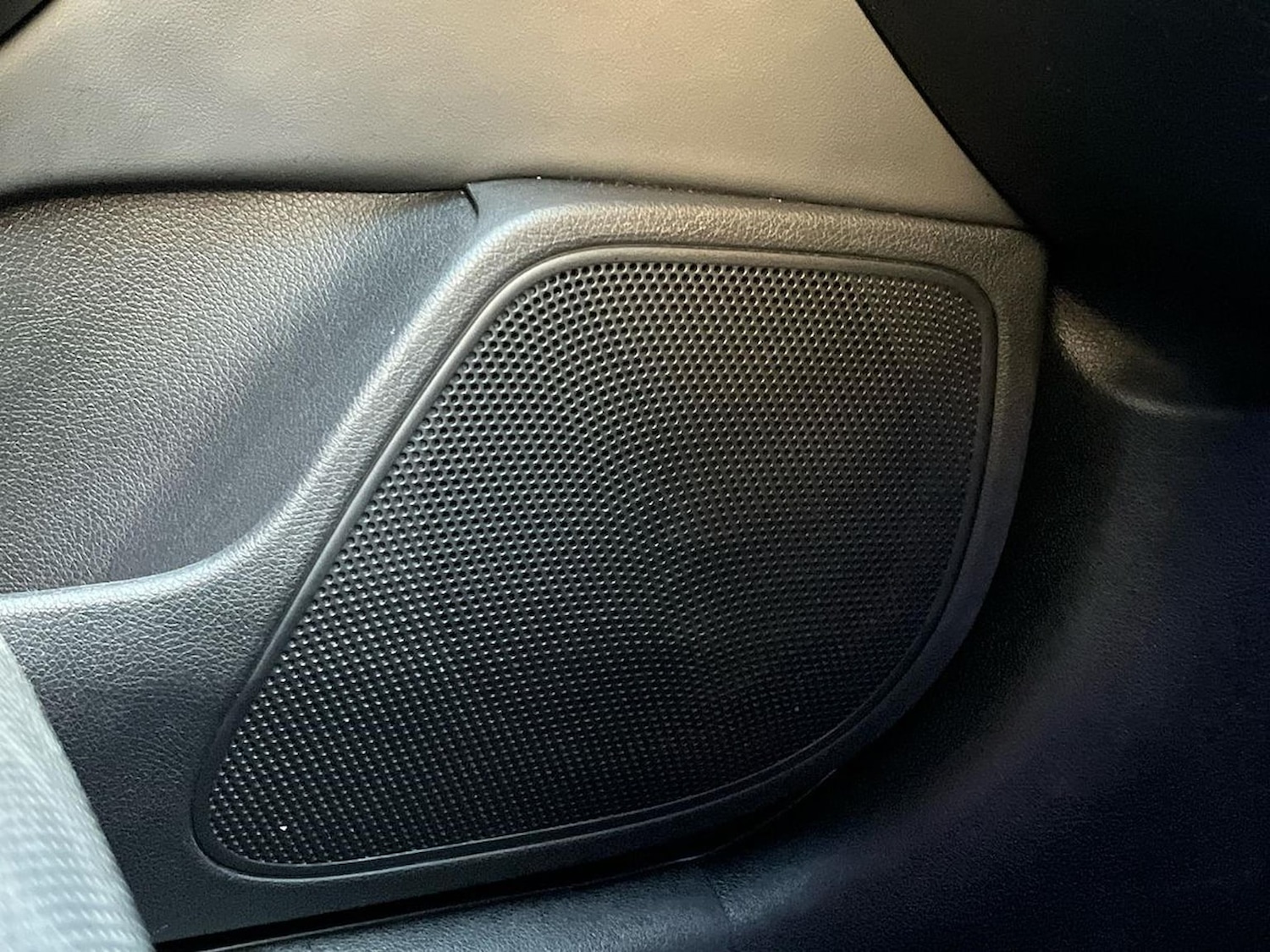 Used Kia Stinger 2019 for sale - 76940481: Photo 32