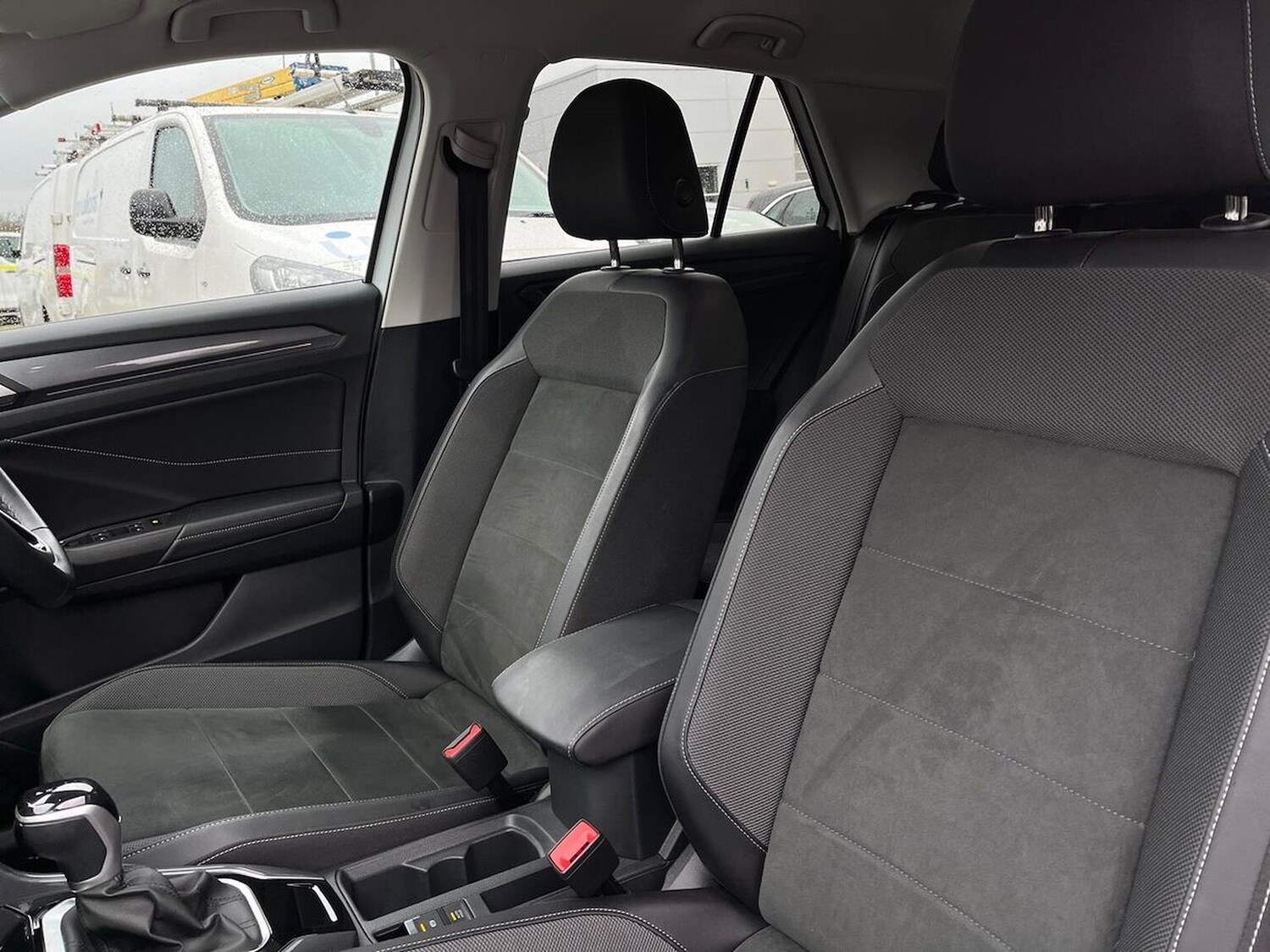 Used Volkswagen T-Roc 2023 for sale - 78026182: Photo 32