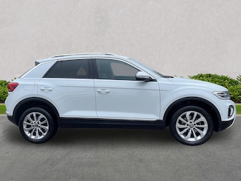 Used Volkswagen T-Roc 2023 for sale - 78026182: Photo